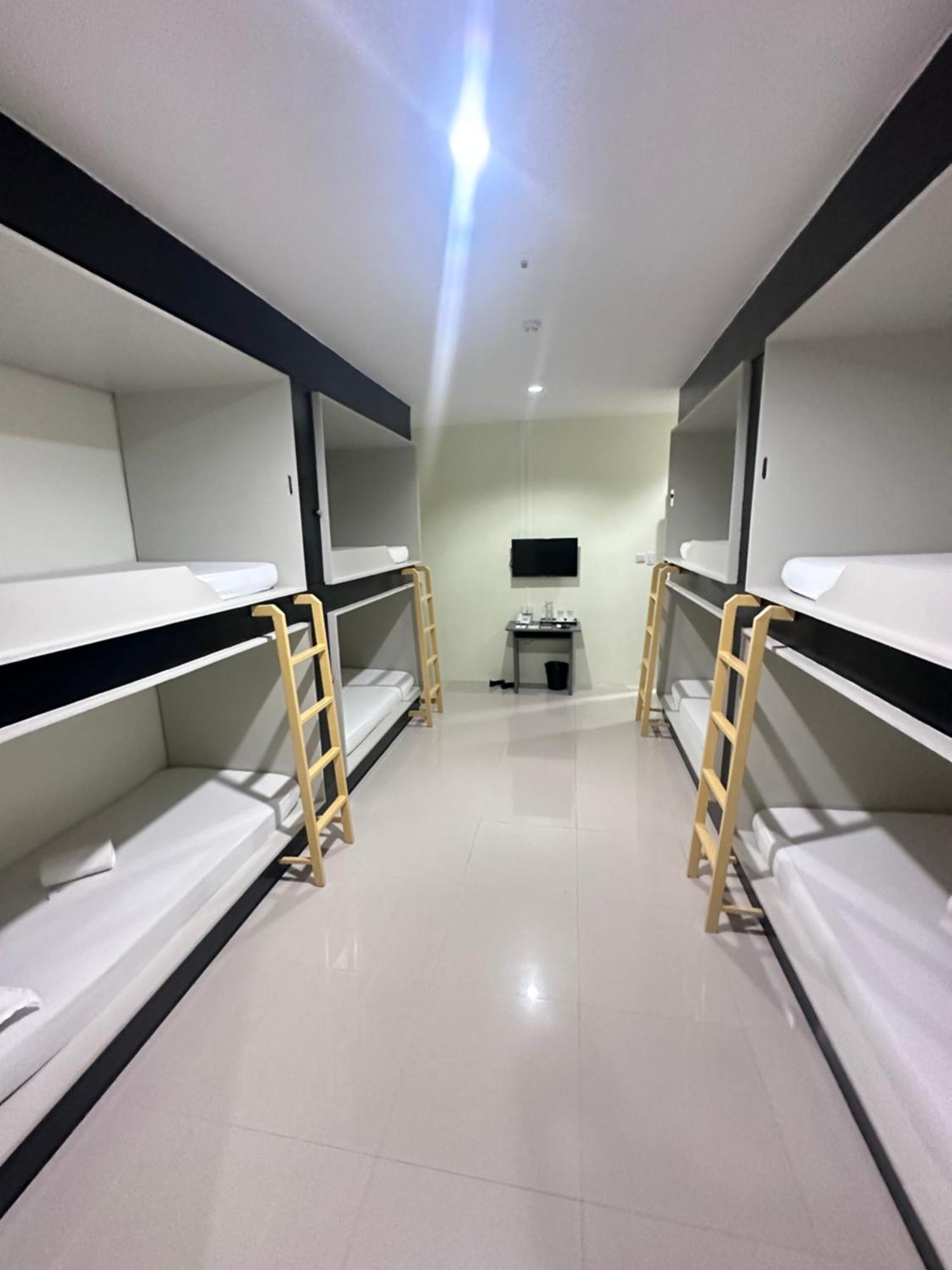 Travelbee Airport Inn Lapu-Lapu City Dış mekan fotoğraf