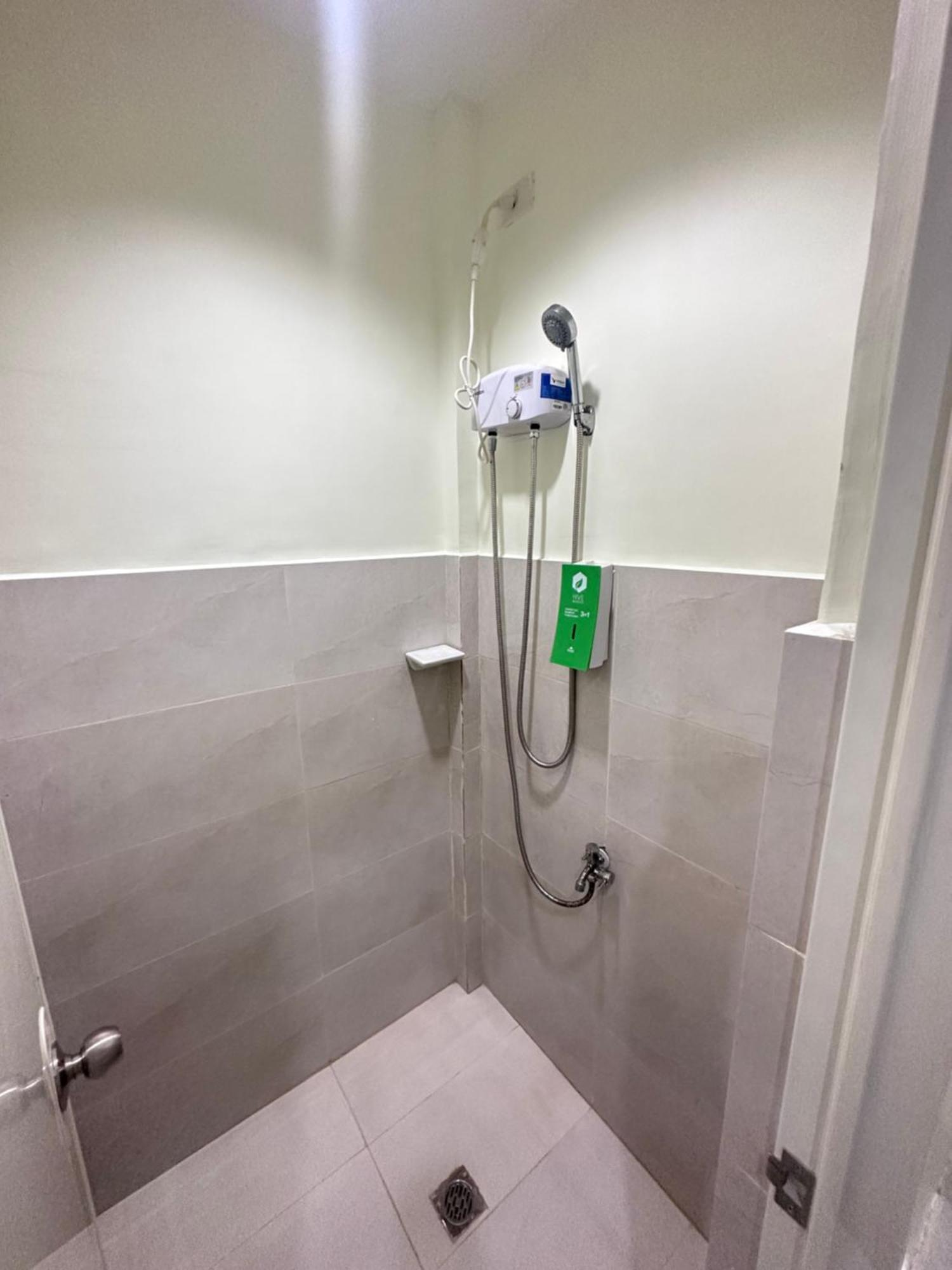 Travelbee Airport Inn Lapu-Lapu City Dış mekan fotoğraf